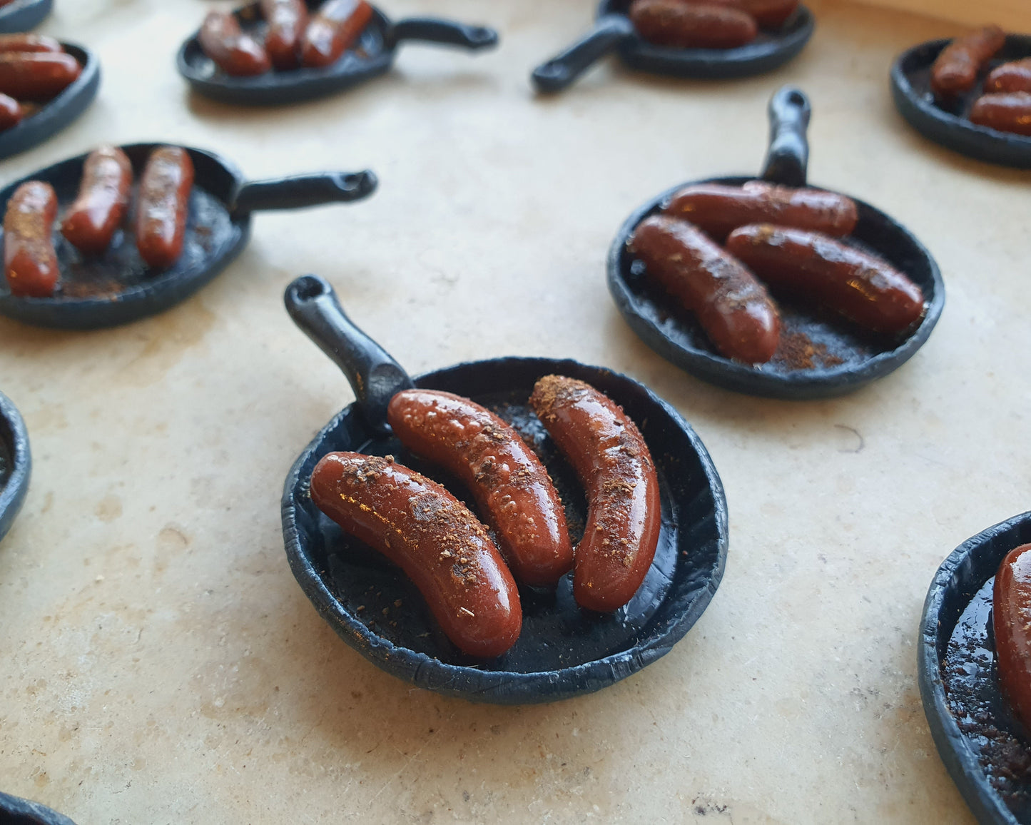 Bratwurstpfanne mit / ohne Kühlschrankmagnet