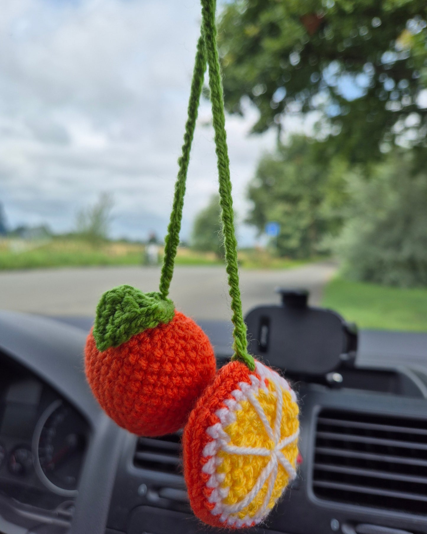 Gehäkelter Orangen-Anhänger