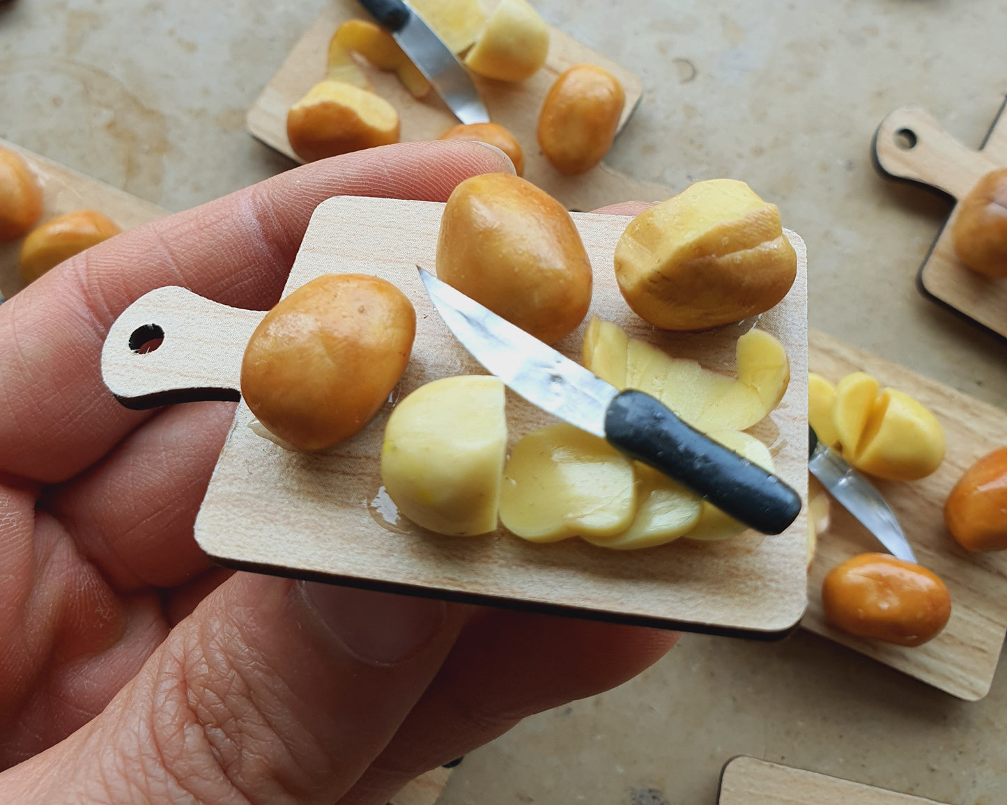 Katoffelbrett mit Kühlschrankmagnet