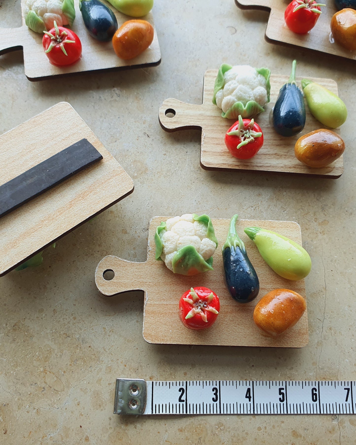 Salatbrett mit Kühschrankmagnet
