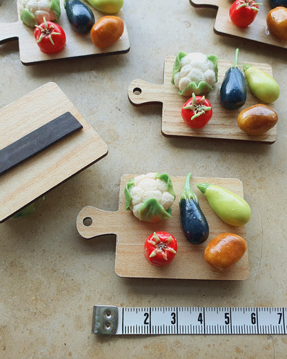 Salatbrett mit Kühschrankmagnet