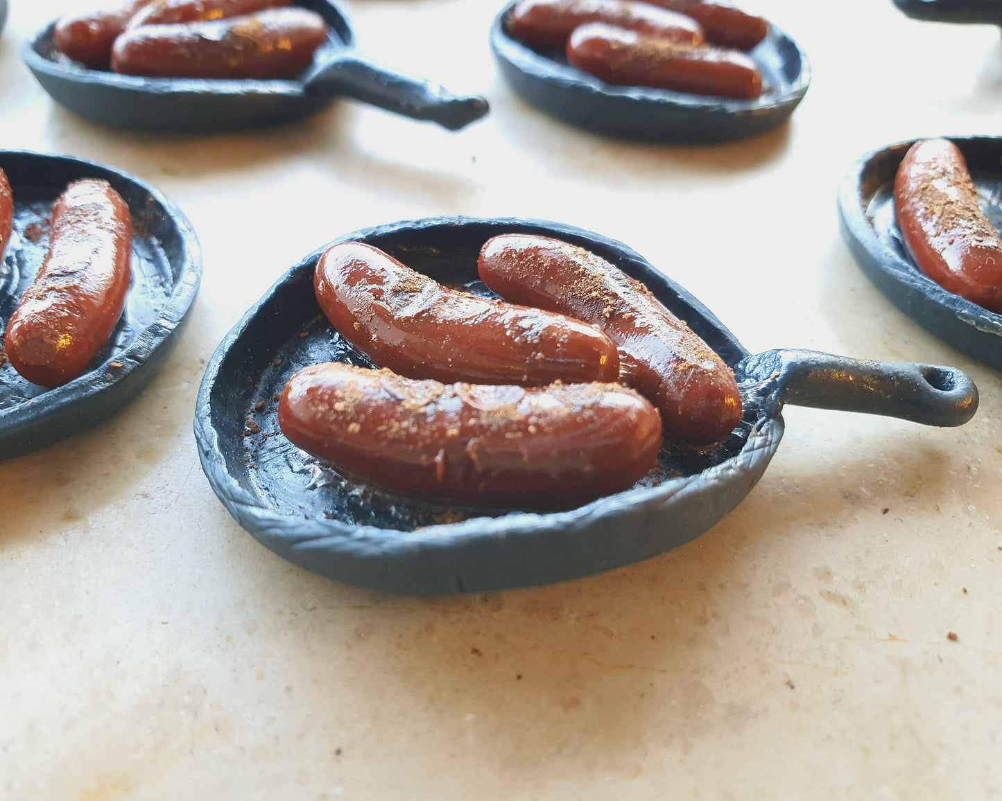 Bratwurstpfanne mit / ohne Kühlschrankmagnet