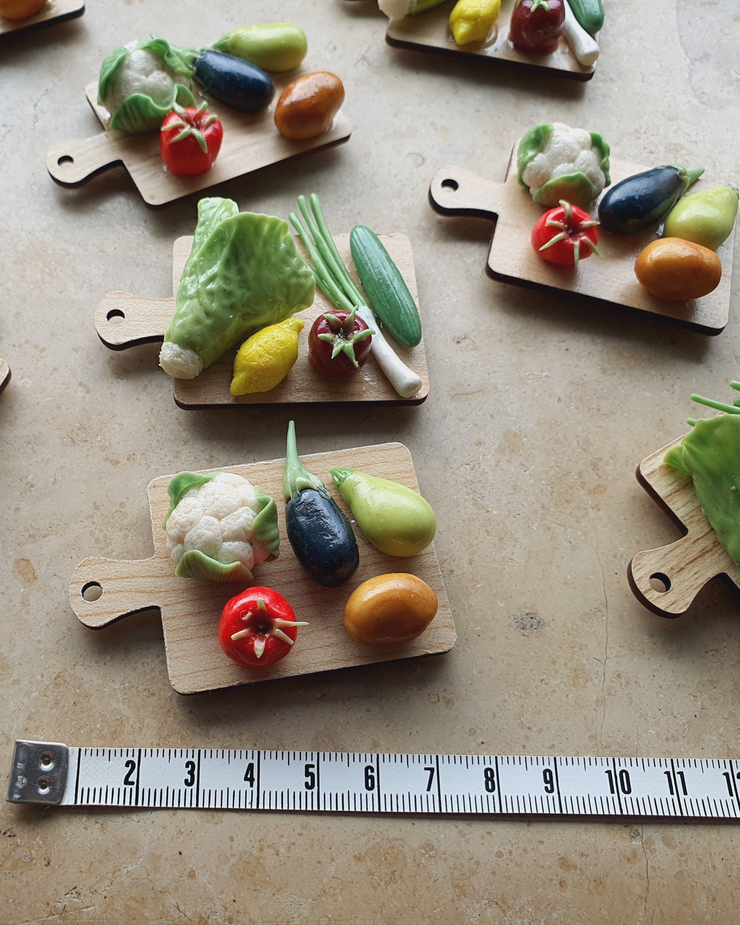 Salatbrett mit Kühschrankmagnet