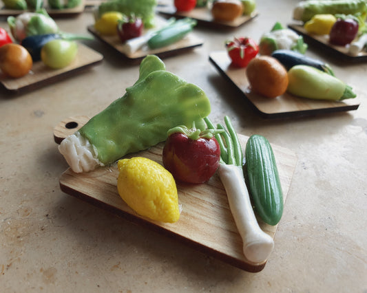 Salatbrett mit Kühschrankmagnet