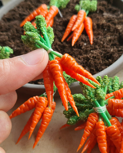 Karottenbund als Miniaturen