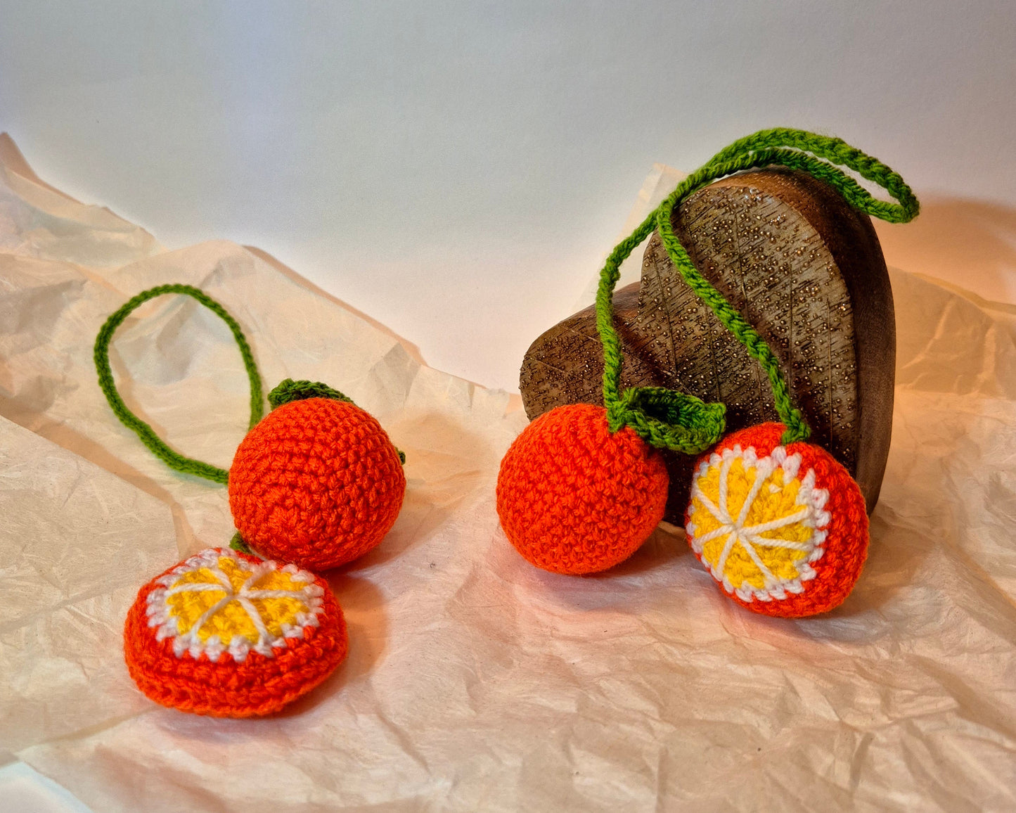 Gehäkelter Orangen-Anhänger