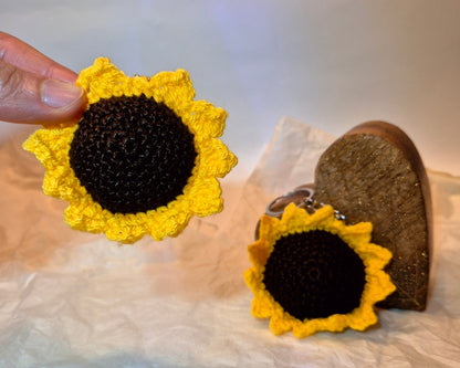 Gehäkelter Sonnenblume-Anhänger