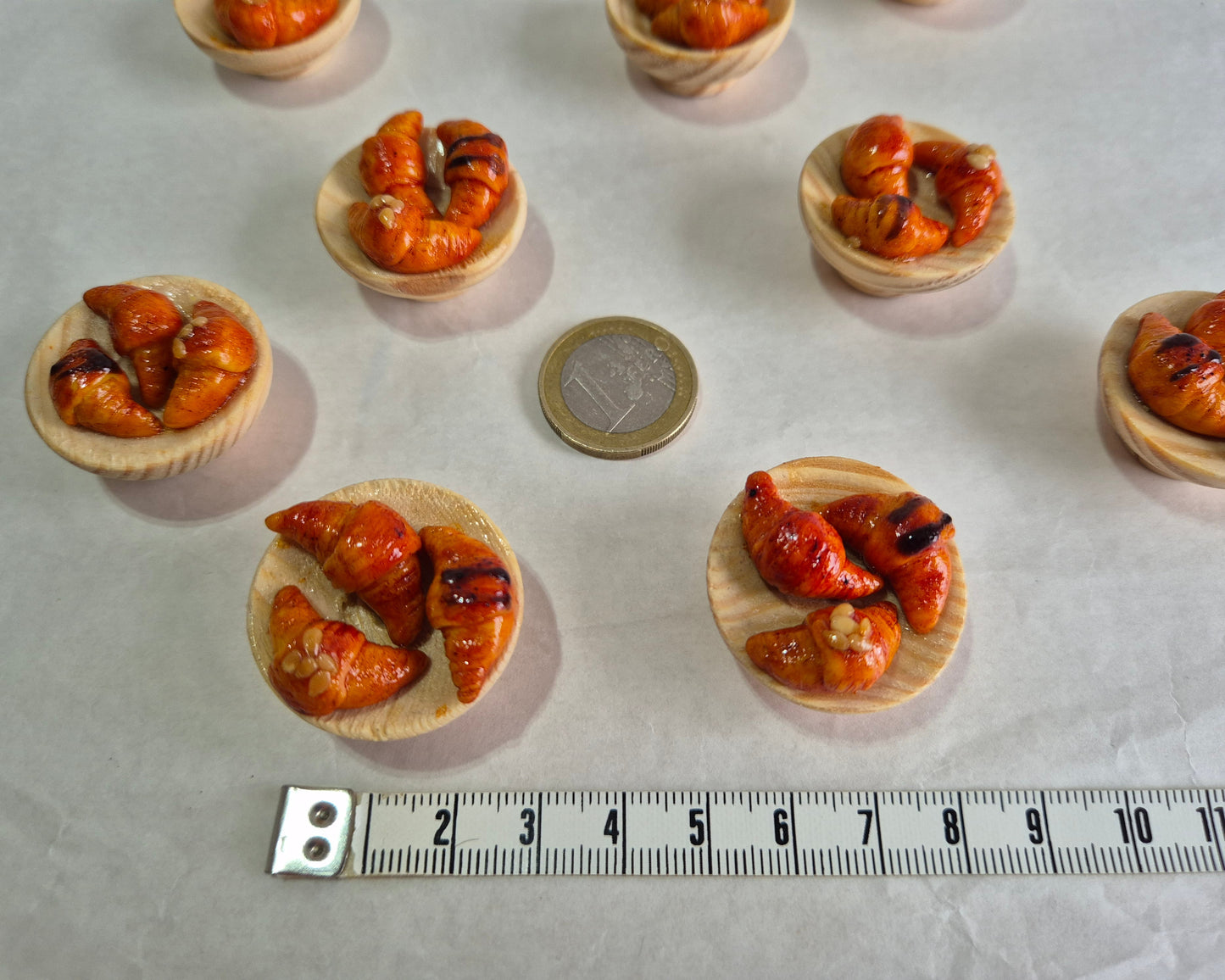 Croissant in Schale mit/ohne Kühlschrankmagnet