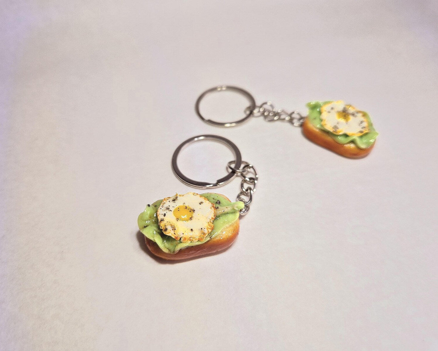 Spiegelei auf Brot-Anhänger