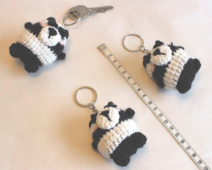 Gehäkelter Panda-Anhänger