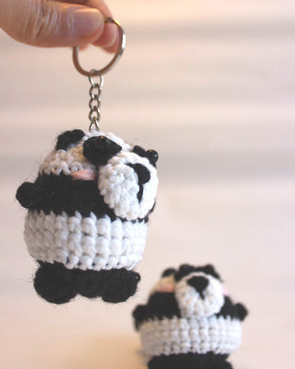 Gehäkelter Panda-Anhänger