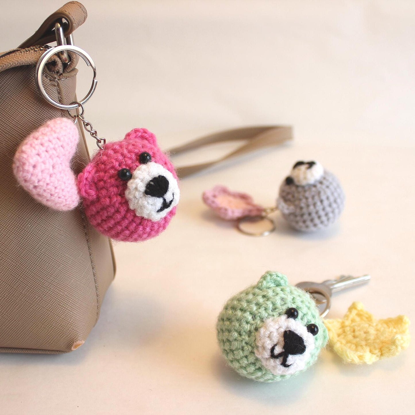 Gehäkelter Mini Bären-Anhänger