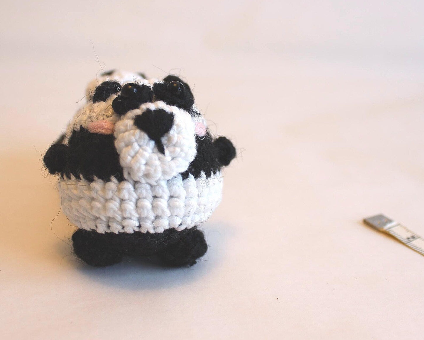 Gehäkelter Panda-Anhänger